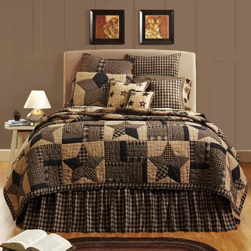 Bingham Star California King Quilt 130Wx115L VHC Brands