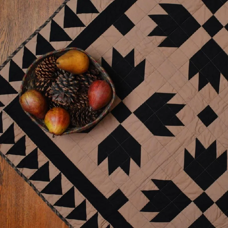 Black Bear's Paw Mini Quilt - Table Topper/ Wall Hanging