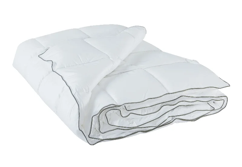 Comfitude Weighted 25 LB Full/Queen Comforter 90” X 90”